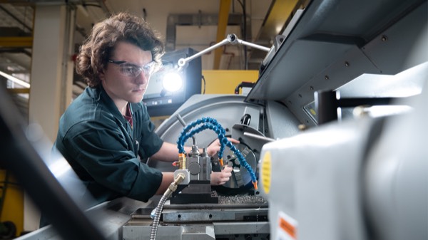 新加坡管理发展学院世界排名解析:是否值得留学?